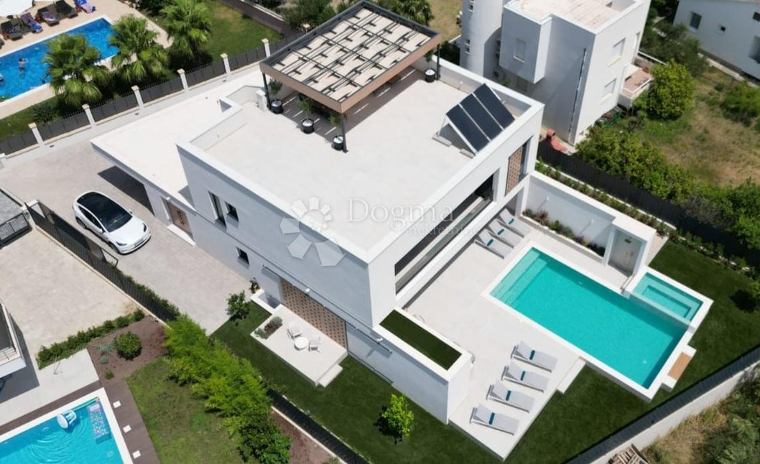 House in Zrnovnica, Split-Dalmatia County, Croatia 2 - 15491749