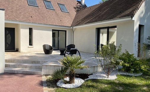 House in Milly-la-Forêt, Ile-de-France, France 1