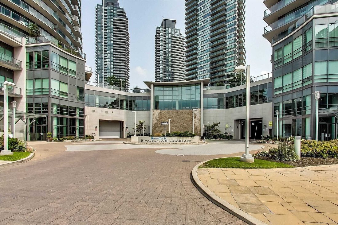 Condo in Toronto, Ontario, Canada 1 - 15491298