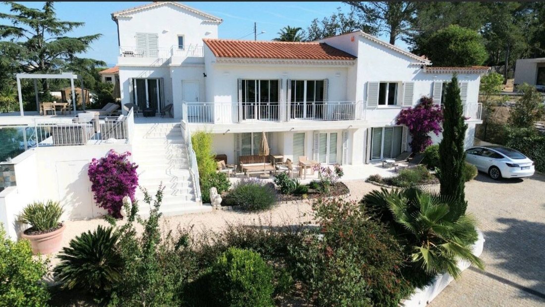 Villa in Le Dramont-Agay-Anthéor-Le Trayas, Saint-Raphaël, France 2 - 15494394