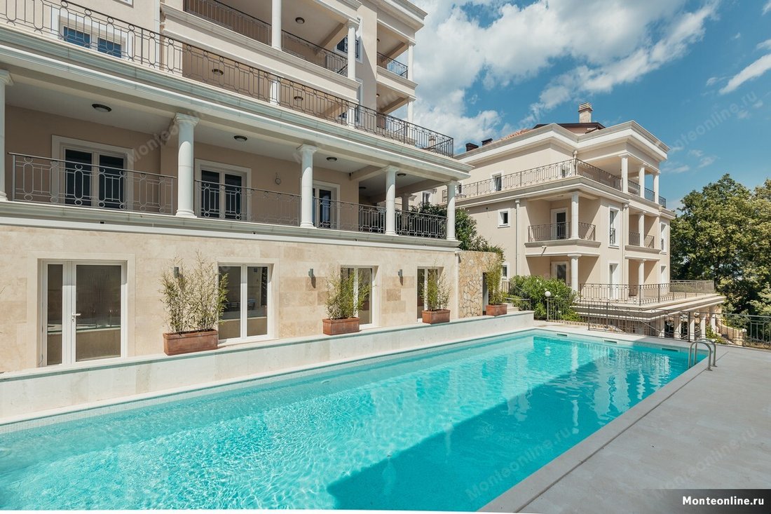 Penthouse in Herceg Novi, Herceg Novi Municipality, Montenegro 2 - 15496006
