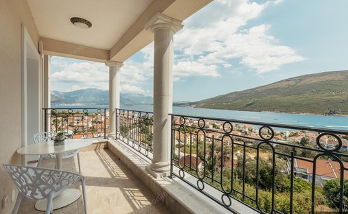 Penthouse in Herceg Novi, Herceg Novi Municipality, Montenegro 1