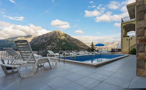 Villa in Kostanjica, Kotor, Herceg Novi Municipality, Montenegro 1
