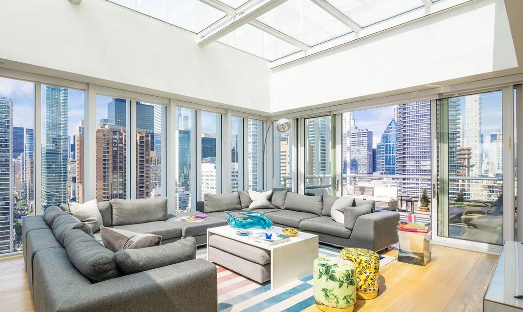 Image showcasing Luxury Penthouse 1BR | Weavers Row - craigslist