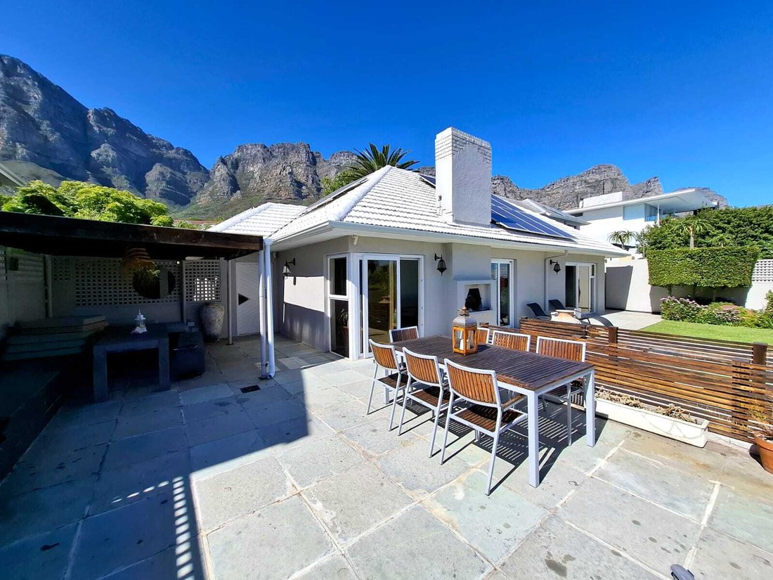 House in Bakoven, Cape Town, South Africa 1 - 15499524
