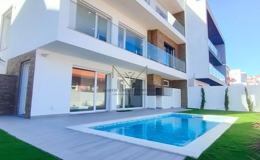Villa in Odivelas, Lisbon, Portugal 1