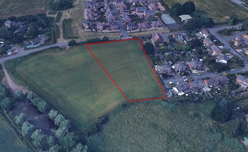 Land in Rushwick, England 1