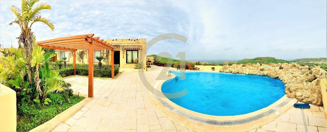 Bungalow in Santa Lucija, Malta 1 - 14320649