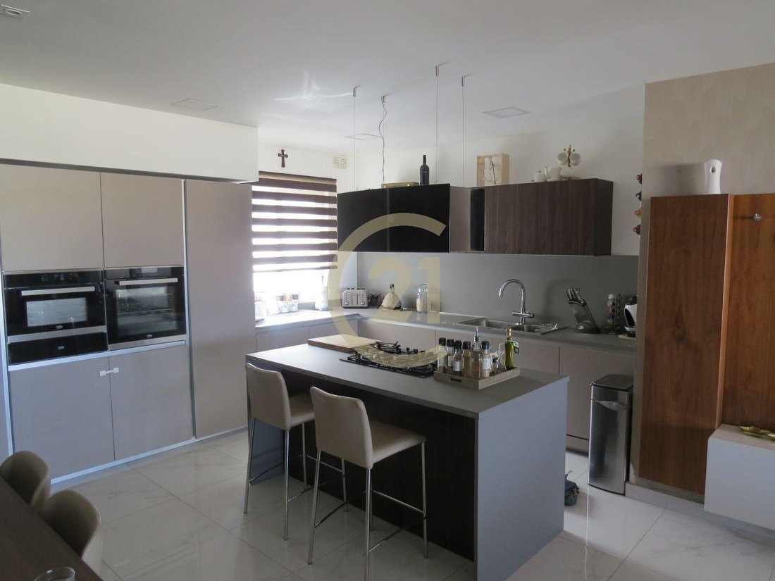 Penthouse in Attard, Malta 2 - 14312633
