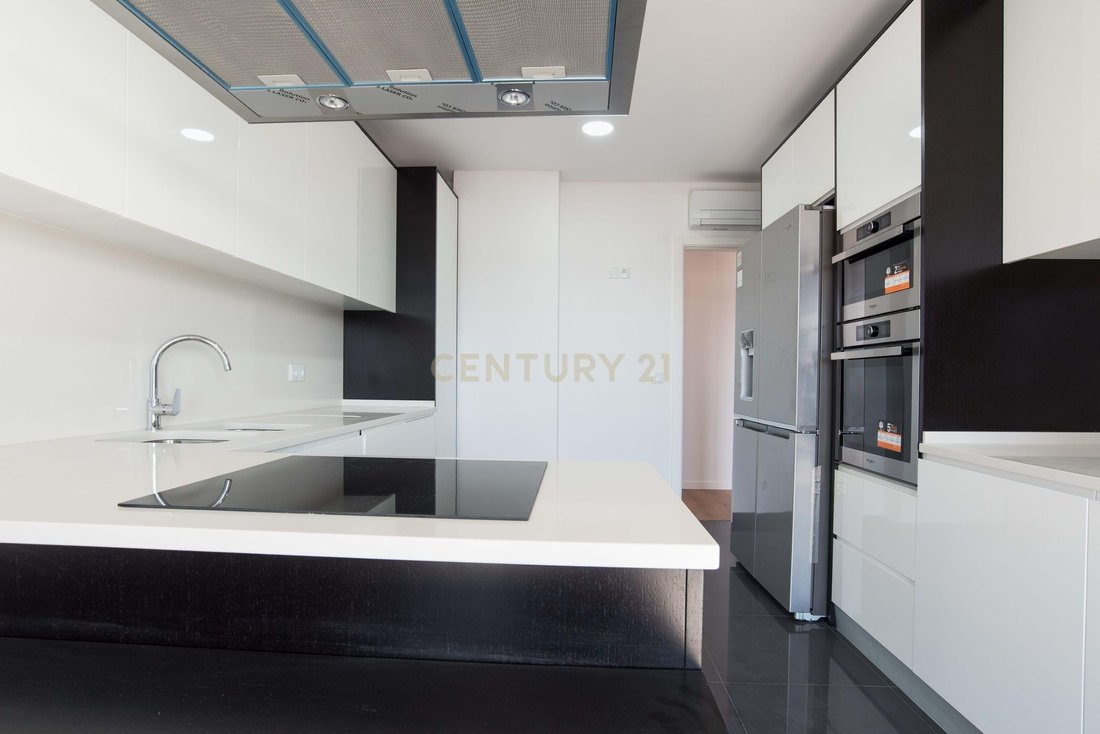 Apartment in Odivelas, Lisbon, Portugal 5 - 14135934