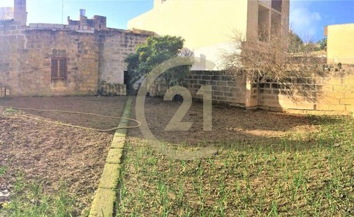 Townhouse in Santa Lucija, Malta 1