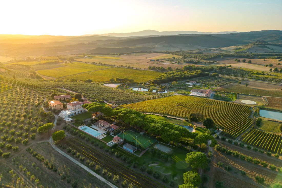 House in Massa Marittima, Tuscany, Italy 1 - 13401136