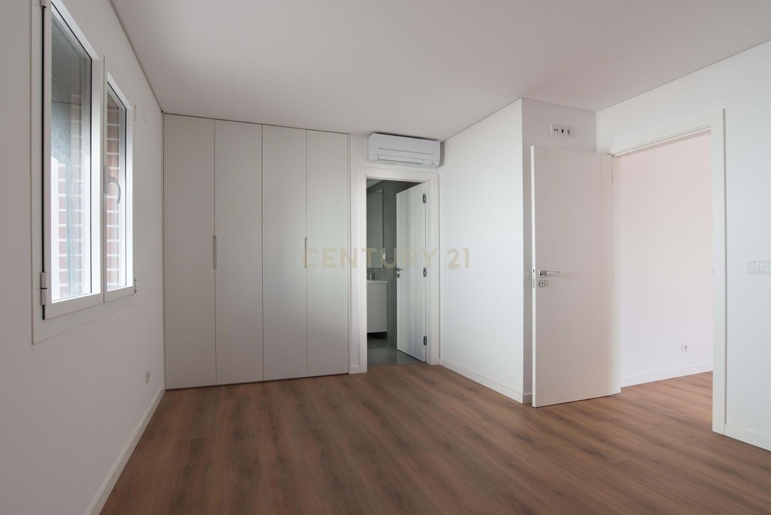 Apartment in Odivelas, Lisbon, Portugal 5 - 14135920