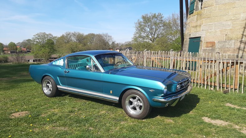 Coupe in Glendale, United States 5 - 15499235