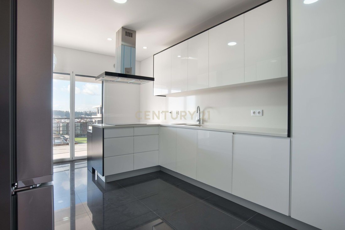 Apartment in Odivelas, Lisbon, Portugal 2 - 14135920