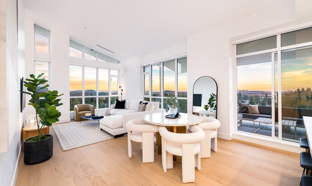 Penthouse With Panoramic Views, In North Vancouver, British Columbia ...