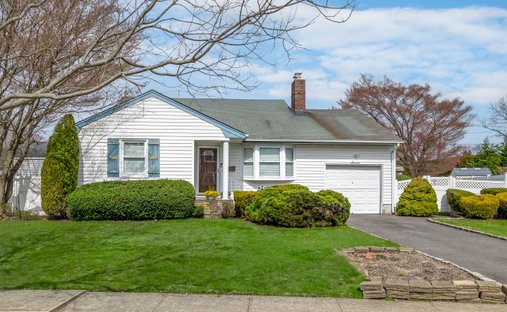 House in Syosset, New York, United States 1