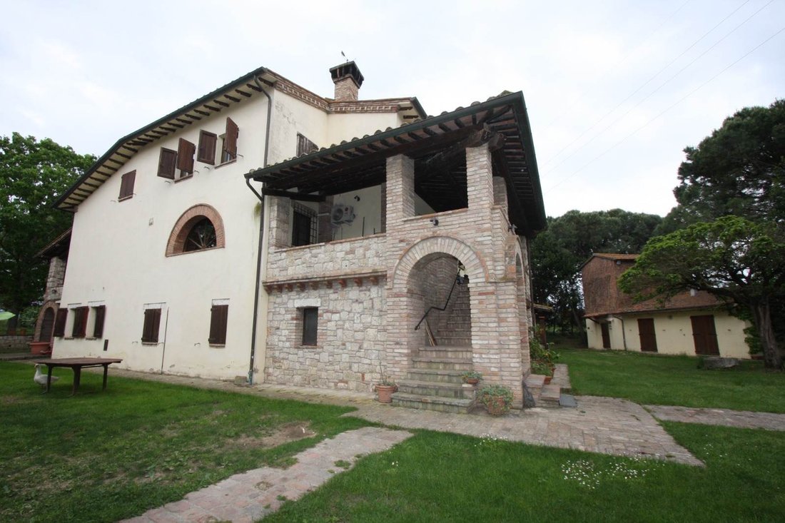 Castiglione del Lago, Umbria, Italy 2 - 15499259