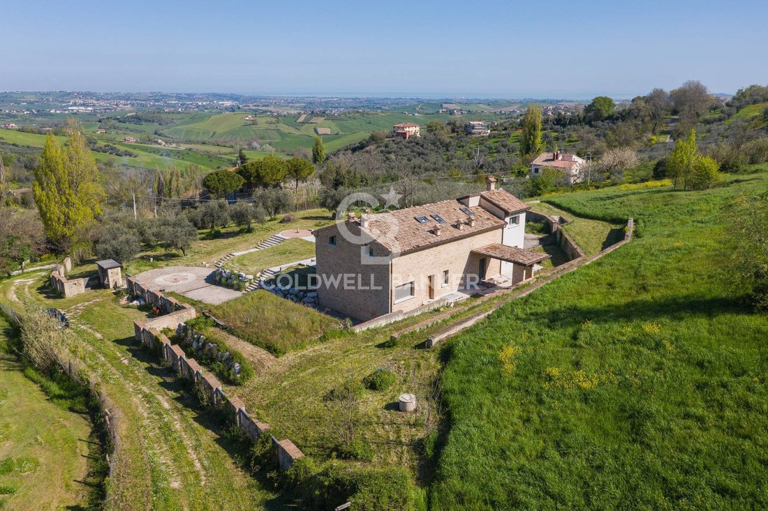 Villa in Saludecio, Emilia-Romagna, Italy 3 - 15499303