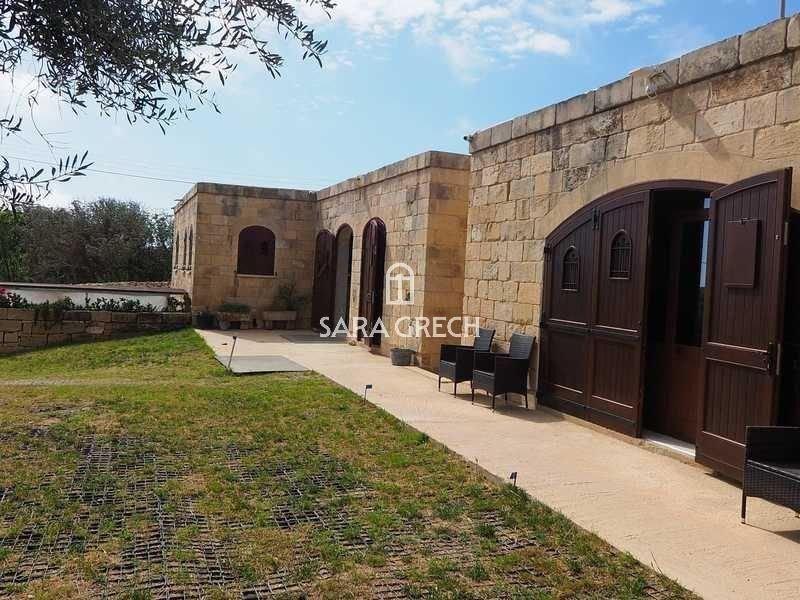 Ħad-Dingli, Malta 4 - 14642718