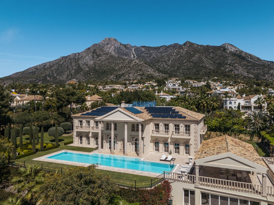 Villa in Sierra Blanca, Marbella, Spain 1 - 15496771