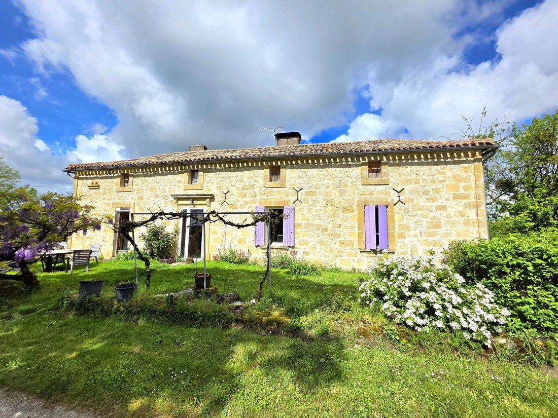 House in Saint-Colomb-de-Lauzun, Nouvelle-Aquitaine, France 1 - 15227817