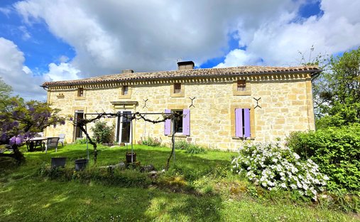 House in Saint-Colomb-de-Lauzun, Nouvelle-Aquitaine, France 1