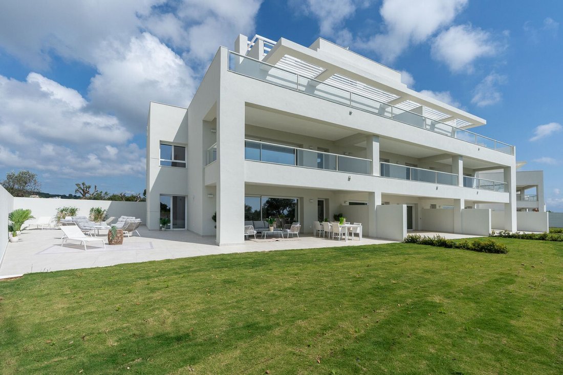 Apartment in Sotogrande, San Roque, Andalusia 2 - 14594033