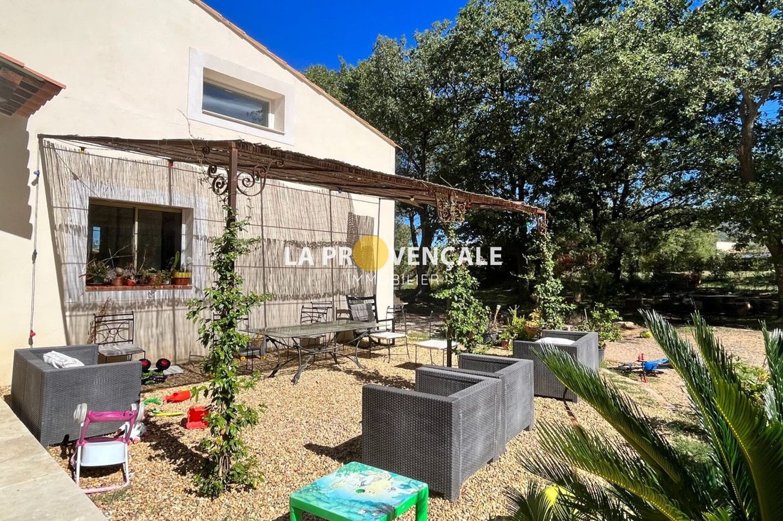 Villa in Trets, Provence-Alpes-Côte d'Azur, France 2 - 15499363