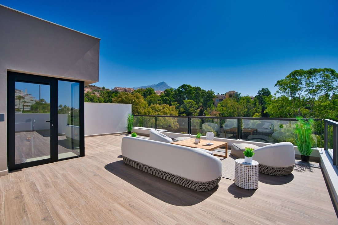 Penthouse in Puerto Banus, Marbella, Spain 3 - 13677657