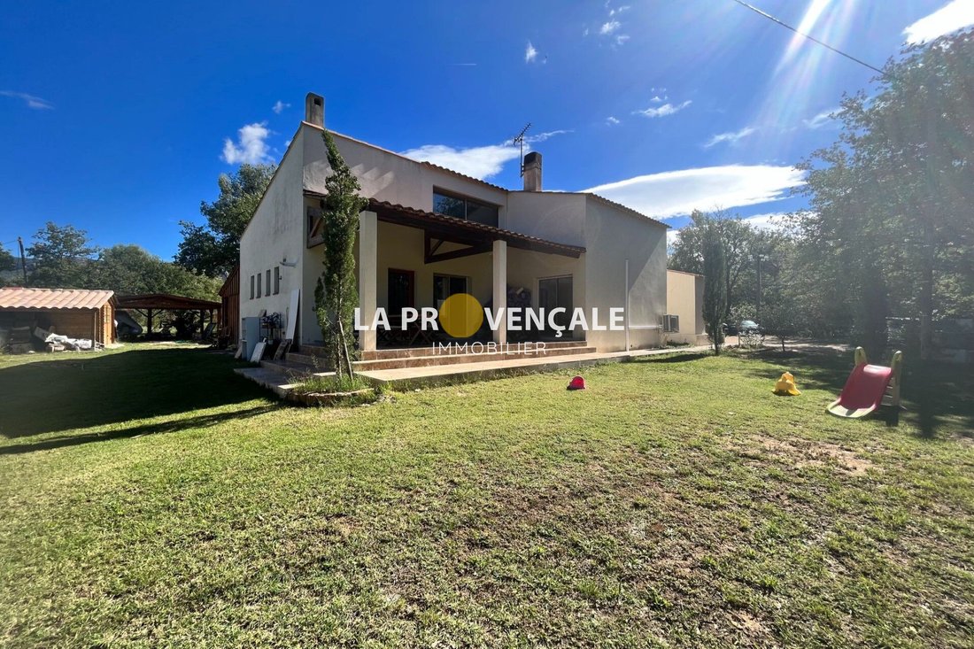 Villa in Trets, Provence-Alpes-Côte d'Azur, France 5 - 15499363