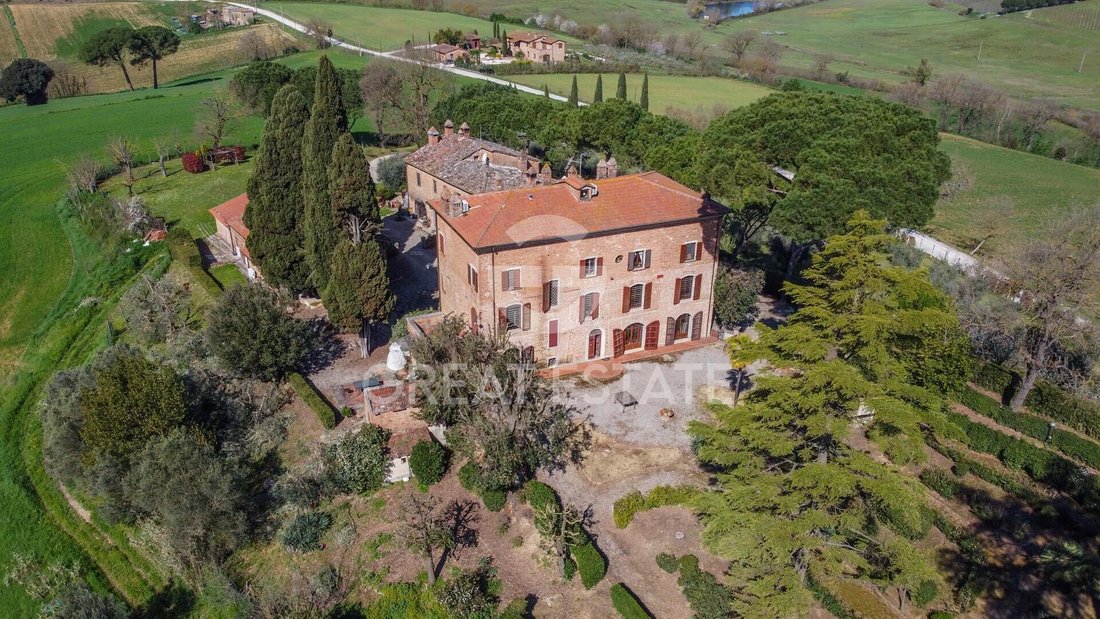 Estate in Castiglione del Lago, Umbria, Italy 3 - 15498451