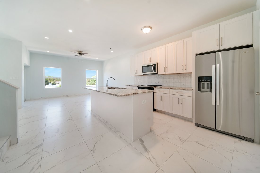 Condo in West Bay, West Bay, Cayman Islands 2 - 15500126