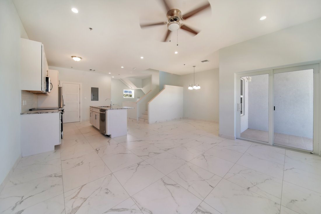 Condo in West Bay, West Bay, Cayman Islands 3 - 15500126