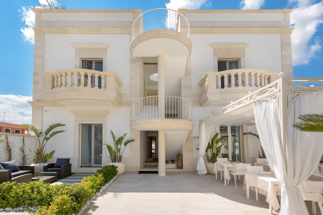 Villa en Marittima, Apulia, Italia 1 - 15500346