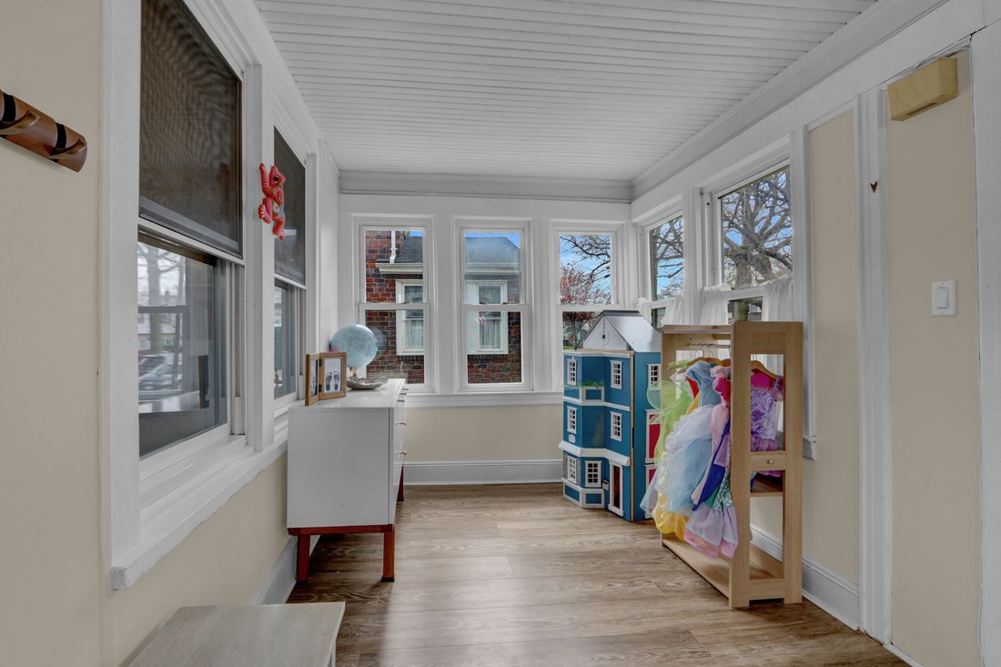 House in North New Hyde Park, New York, United States 4 - 15501259