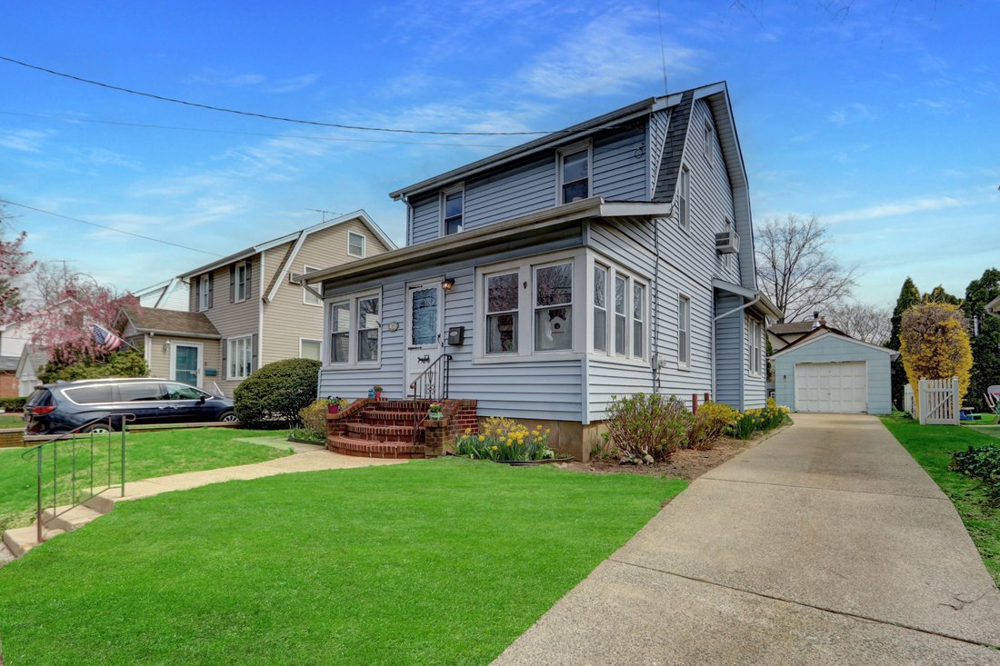 House in North New Hyde Park, New York, United States 2 - 15501259