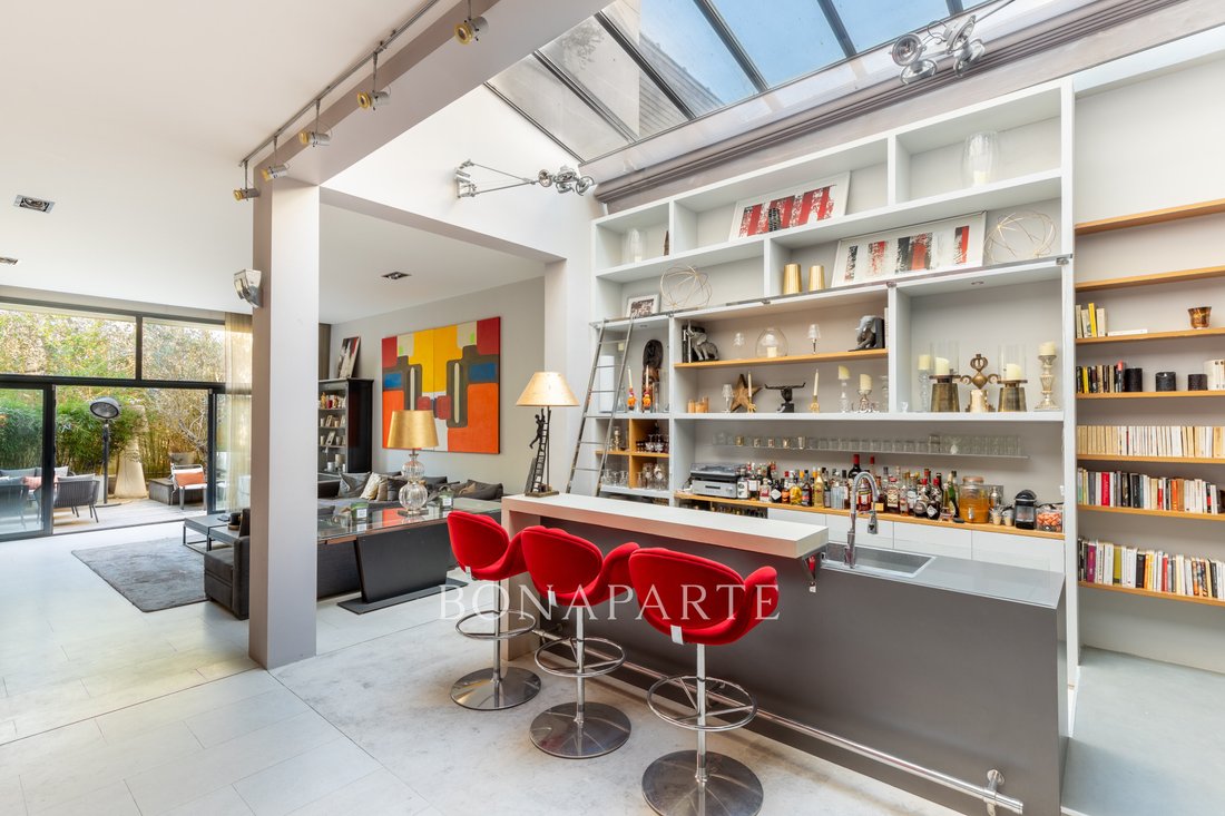 Hotel Particulier Avec Trois Terrasses In Boulogne Billancourt, France