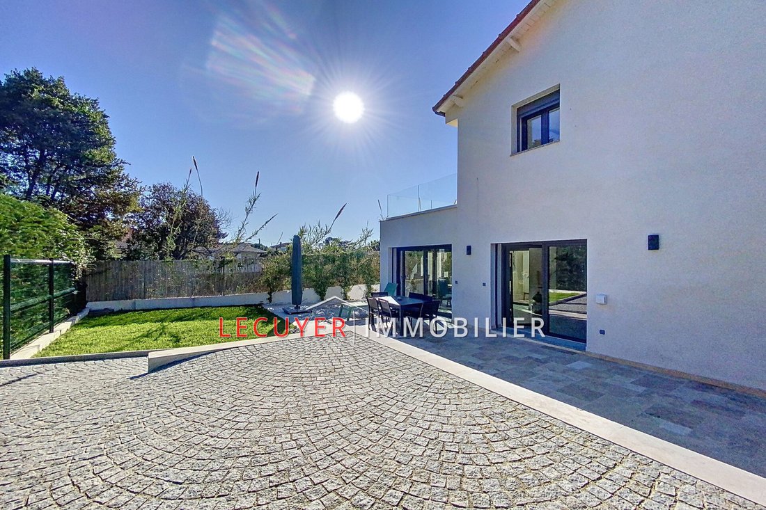 Villa in Gabelle-Courcettes-Les Clos, Vallauris, France 3 - 15506594