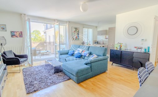 Apartment in Le Port-Marly, Ile-de-France, France 1