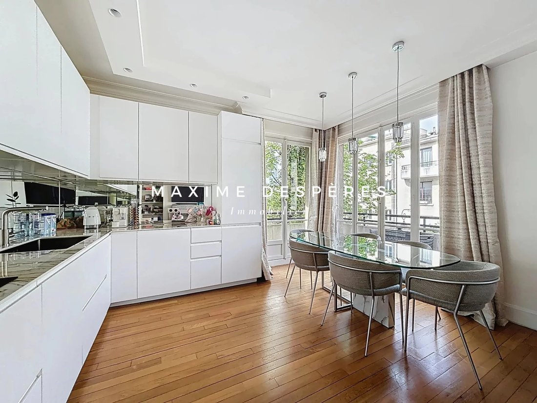Apartment in Saint James-Général Koenig, Neuilly-sur-Seine, France 3 - 15504395