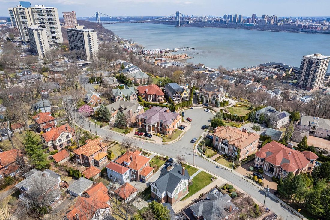 House in Fort Lee, New Jersey, United States 1 - 15505450