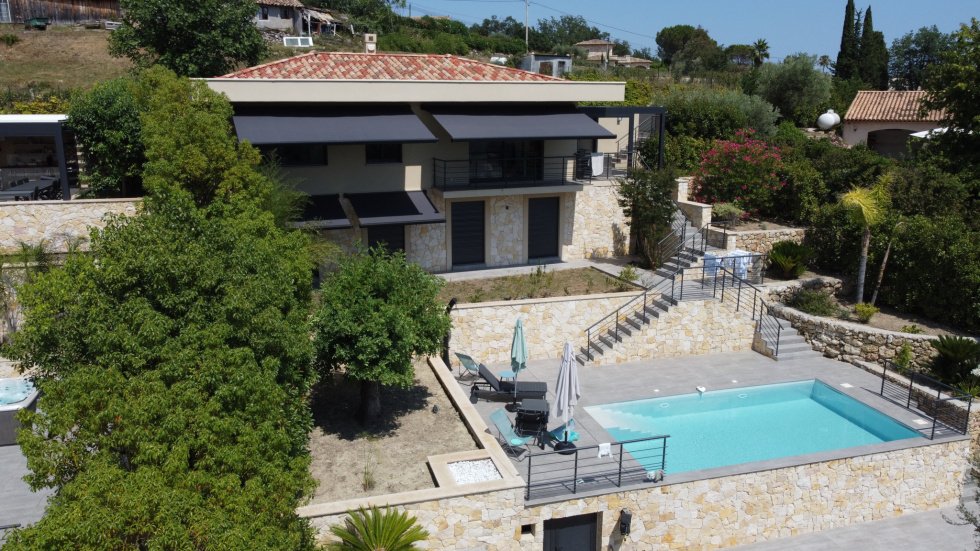 Villa in Tourrettes-sur-Loup, Provence-Alpes-Côte d'Azur, France 1 - 15503960