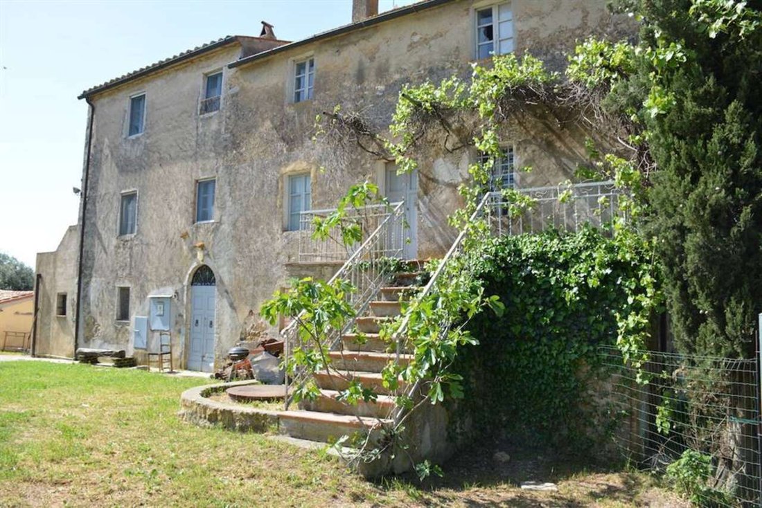 Farm Ranch in Manciano, Tuscany, Italy 2 - 15505125