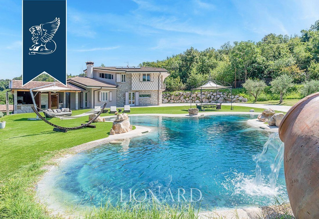 Villa in Gavardo, Lombardy, Italy 2 - 15506252