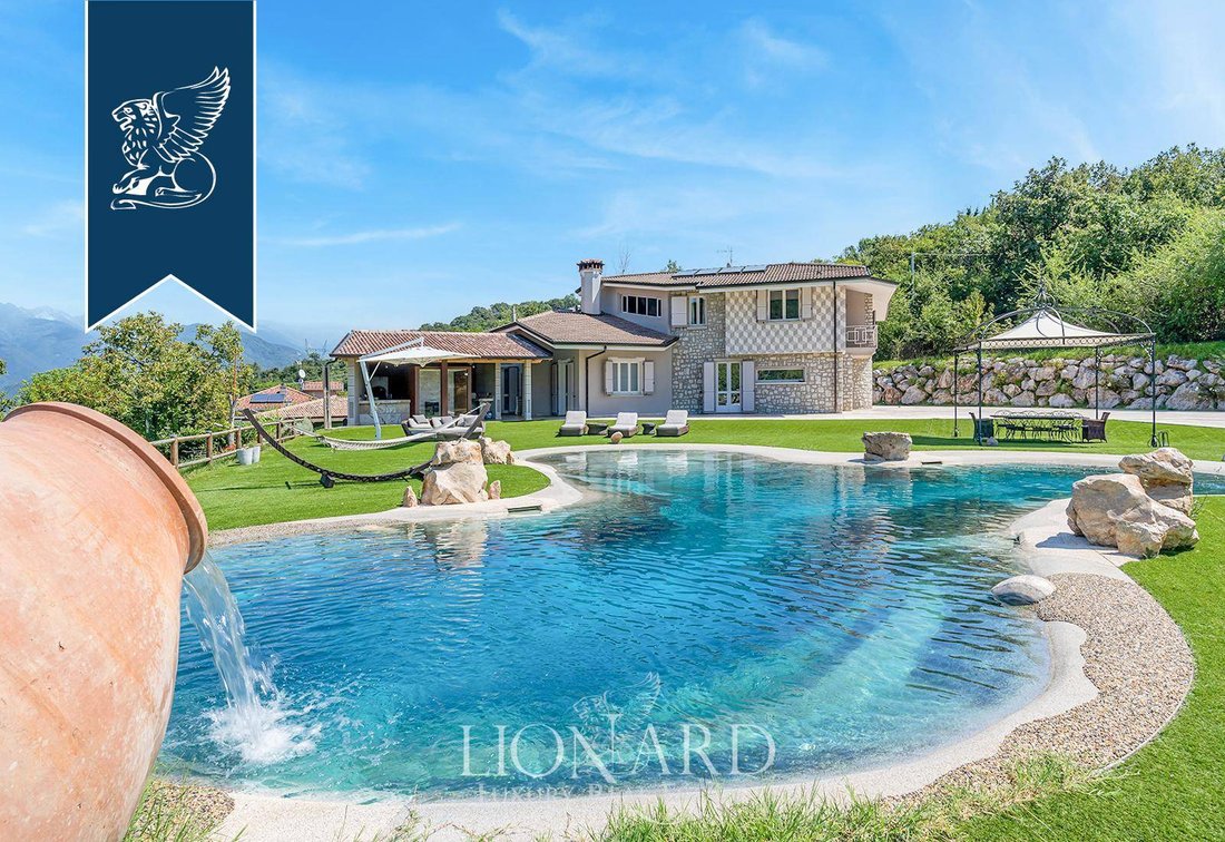 Villa in Gavardo, Lombardy, Italy 1 - 15506252