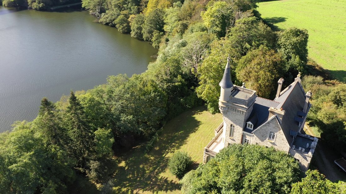 Stang Al Lin: A Breton Crown Over the Sapphire Sea