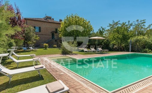 Estate in Siena, Tuscany, Italy 1