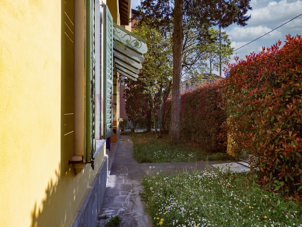 Villa in Center, Vimercate, Lombardy 3 - 15504142