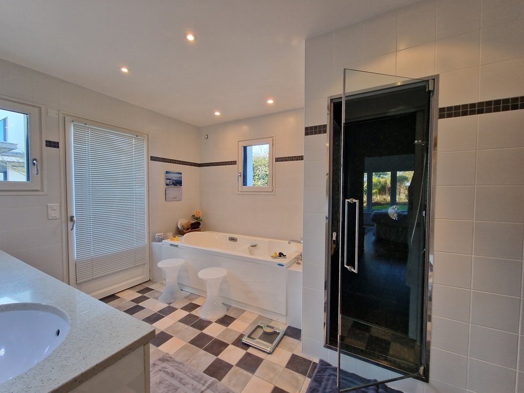 Estate in Ploneour-Lanvern, Brittany, France 5 - 15503251